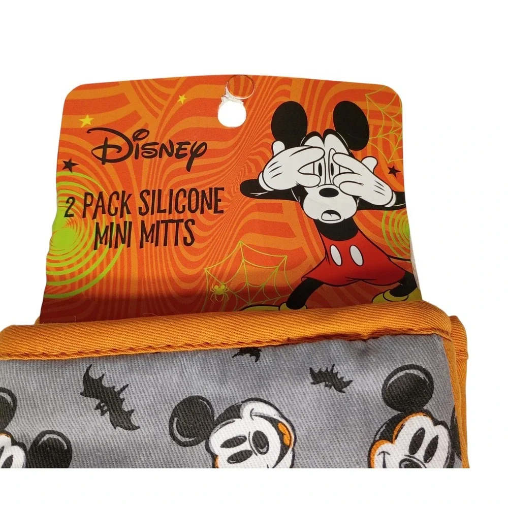 Disney‎ Mickey Mouse Halloween 2 Pack Silicone Oven Mini Mitts Mickey Bats